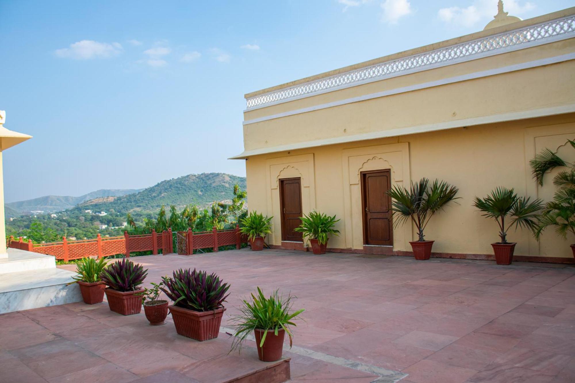 Titardi Garh- 18Th Century Castle Homestay Udaipur Exterior photo